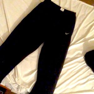 I am selling a pair of Nike polyester sweat pants. they are small in women’s.